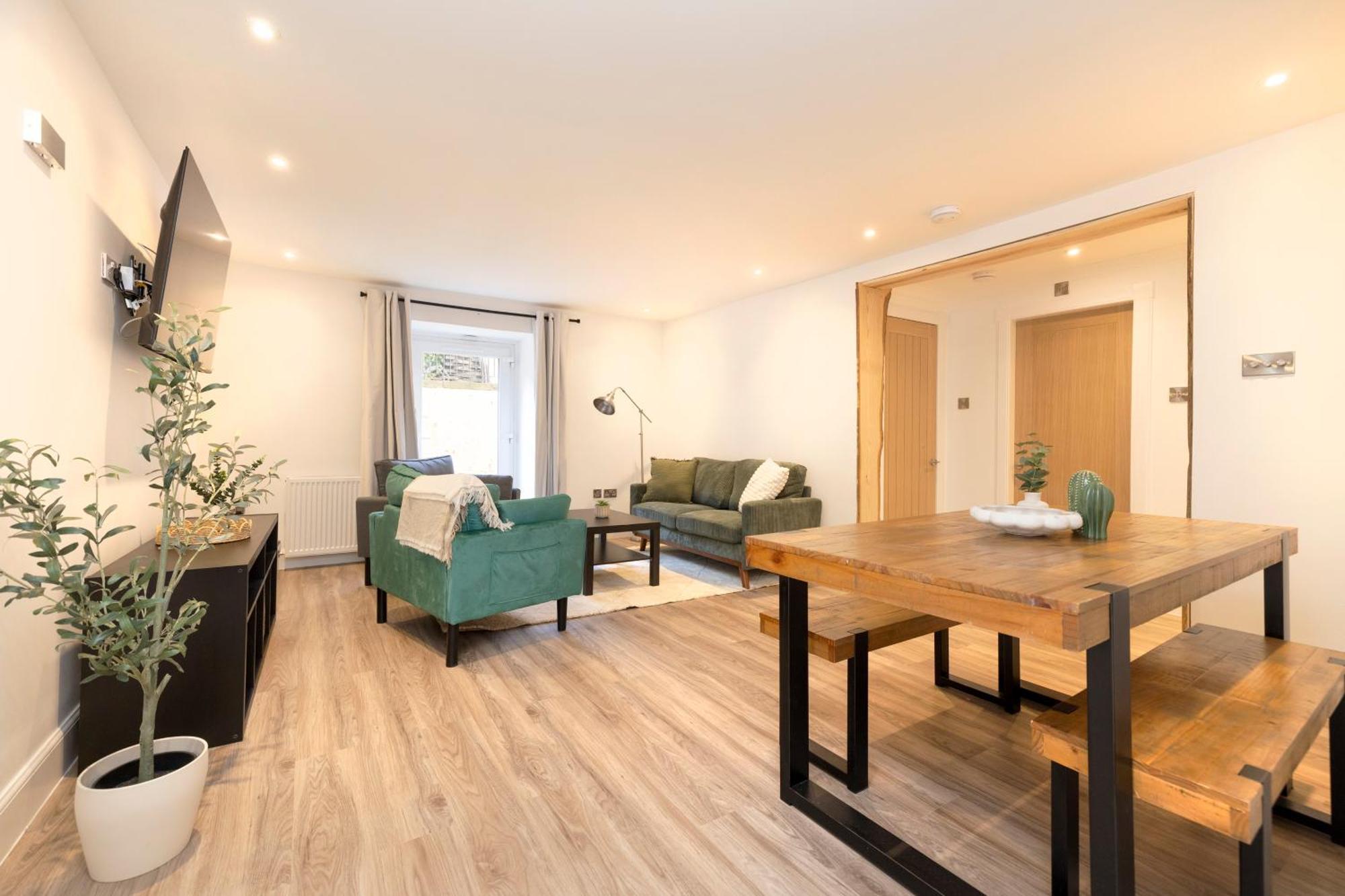 Joivy 3Br Flat In Haymarket With Free Parking Эдинбург Экстерьер фото