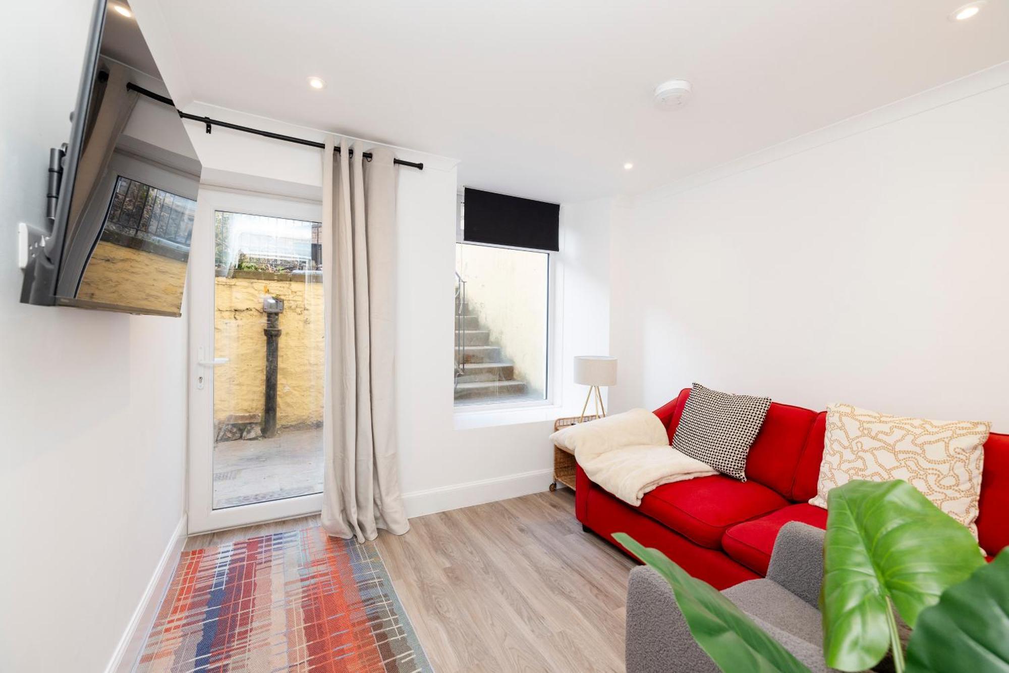 Joivy 3Br Flat In Haymarket With Free Parking Эдинбург Экстерьер фото