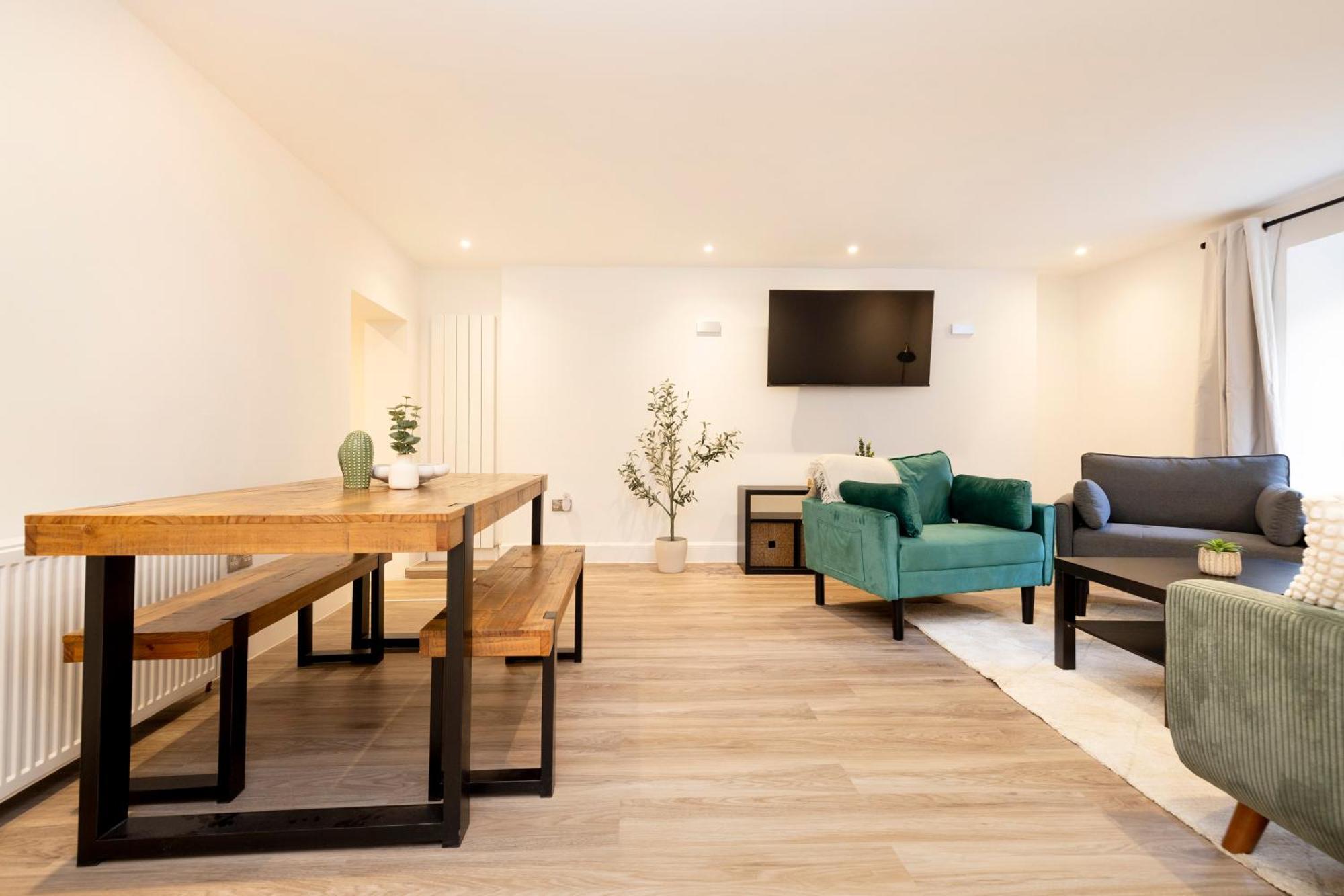 Joivy 3Br Flat In Haymarket With Free Parking Эдинбург Экстерьер фото