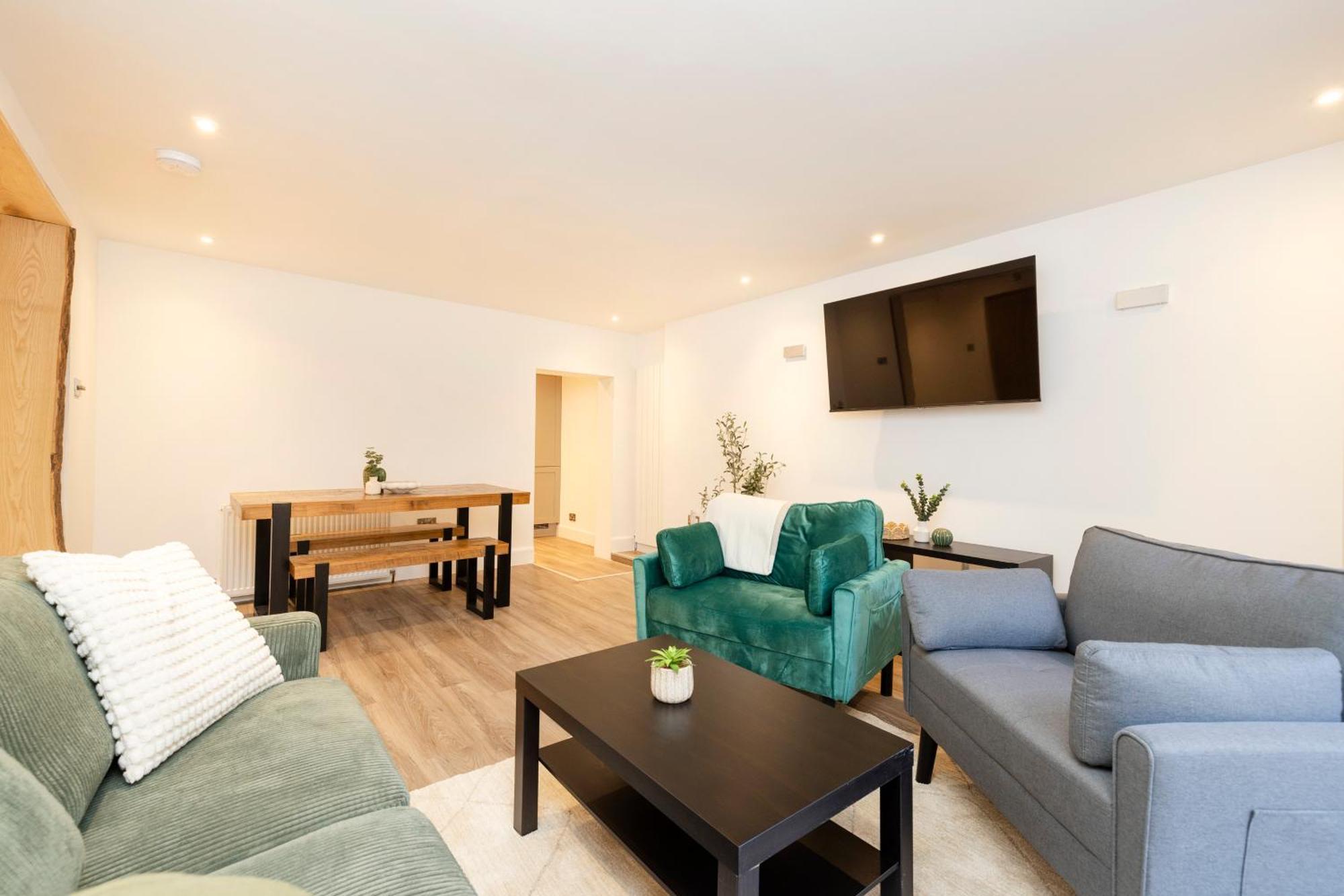 Joivy 3Br Flat In Haymarket With Free Parking Эдинбург Экстерьер фото