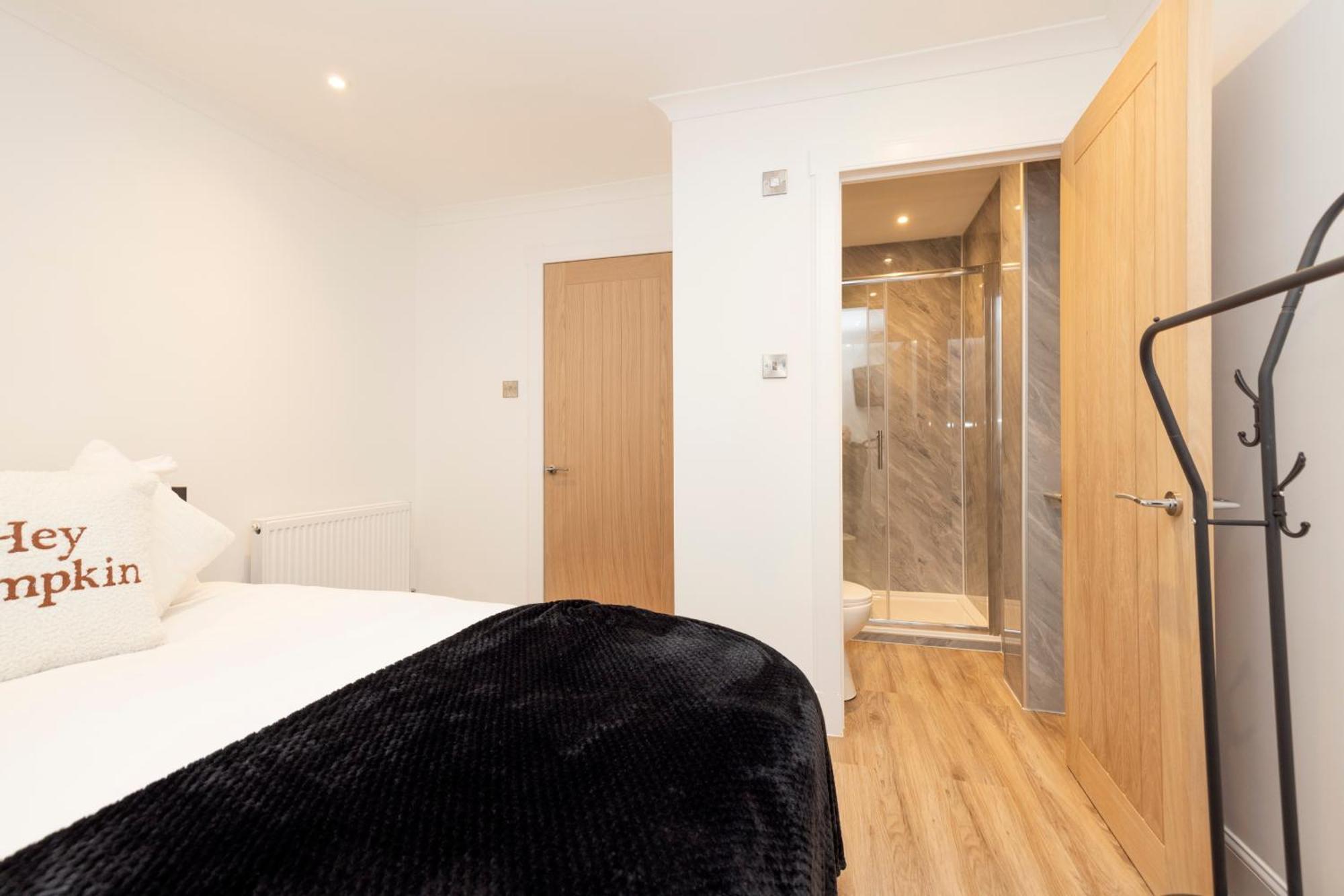 Joivy 3Br Flat In Haymarket With Free Parking Эдинбург Экстерьер фото