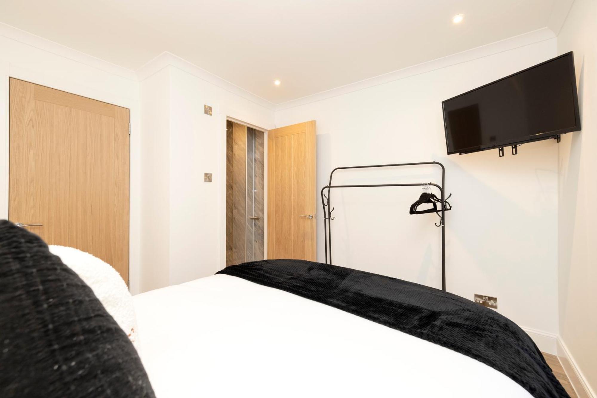 Joivy 3Br Flat In Haymarket With Free Parking Эдинбург Экстерьер фото